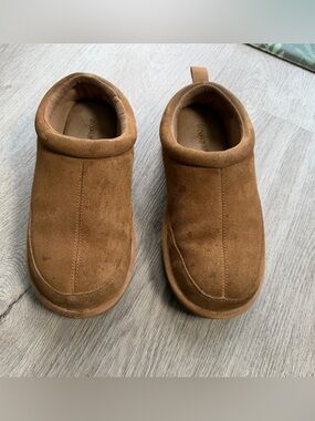 Women's Bombas Saturday Suede Slip-On size 8 camel